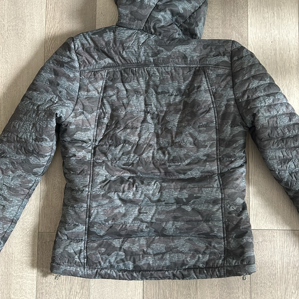 New Balance Coat - Picture 4 of 4